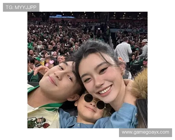 球星晒温馨日常:全家同框幸福满满 球星晒温馨日常:全家同框幸福满满